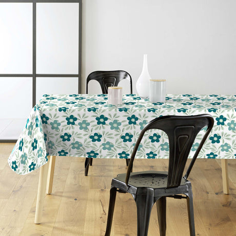 Flory Blue – Elegant voksduk med friske blå blomster, miljø