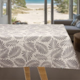 Grå Palmer – Voksduk med palmeblader på sandfarget bunn