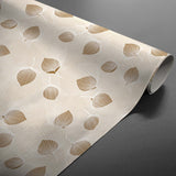 Rullet Helga Creme voksduk med bladstruktur og diskret sølvglitter