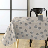 Helga Grå voksduk på bord med spennende bladmønster og lys grå/beige bunn