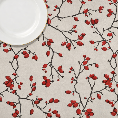 Hybenlund – Akrylduk med nyponmotiv på linlook bunn 150 cm bred