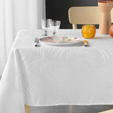 Jacquard Plumette hvit – Duk med flekkavvisende behandling – 140 x 240 cm