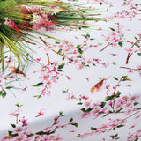 Japansk kirsebær i blomst – hvit voksduk med kirsebærblomster og fugler