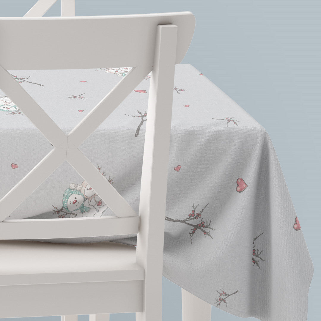 Hjørnebilde av juleduk/tekstilduk fra Klarborg med de søte snømennene