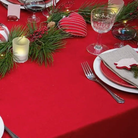 Ensfarget rød juleduk i 100% lin – Coatet med akryl