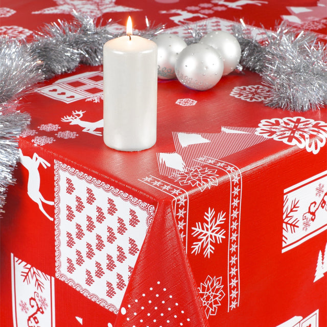 Jul i Tyrol, rød – Rund julevoksduk med strikk – Til bord Ø 60 – Ø 130 cm