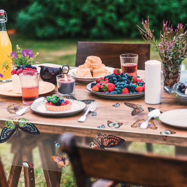 Lilith, gjennomsiktig voksduk, klar plastduk med fargerike sommerfugler