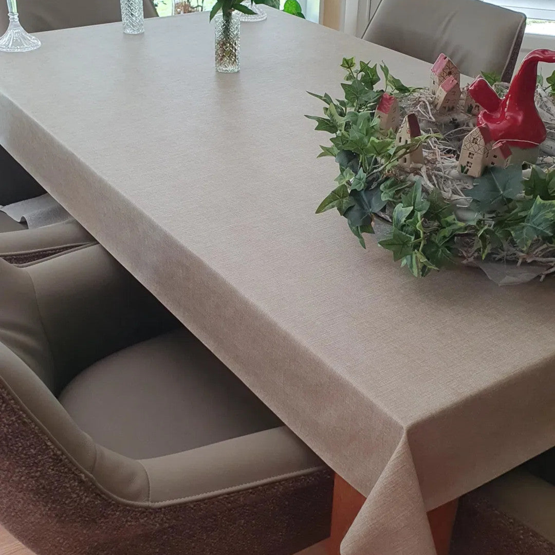 Linen Look Sand – ensfarget voksduk i hessianlook med preget overflate