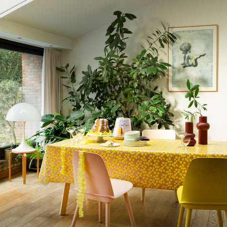 Poppy Rosenwood – Lola voksduk med blomsterdesign (miljø)