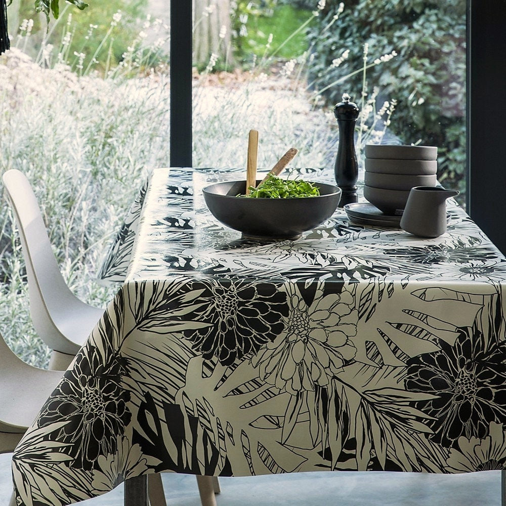 Lola voksduk, Lush Black & White