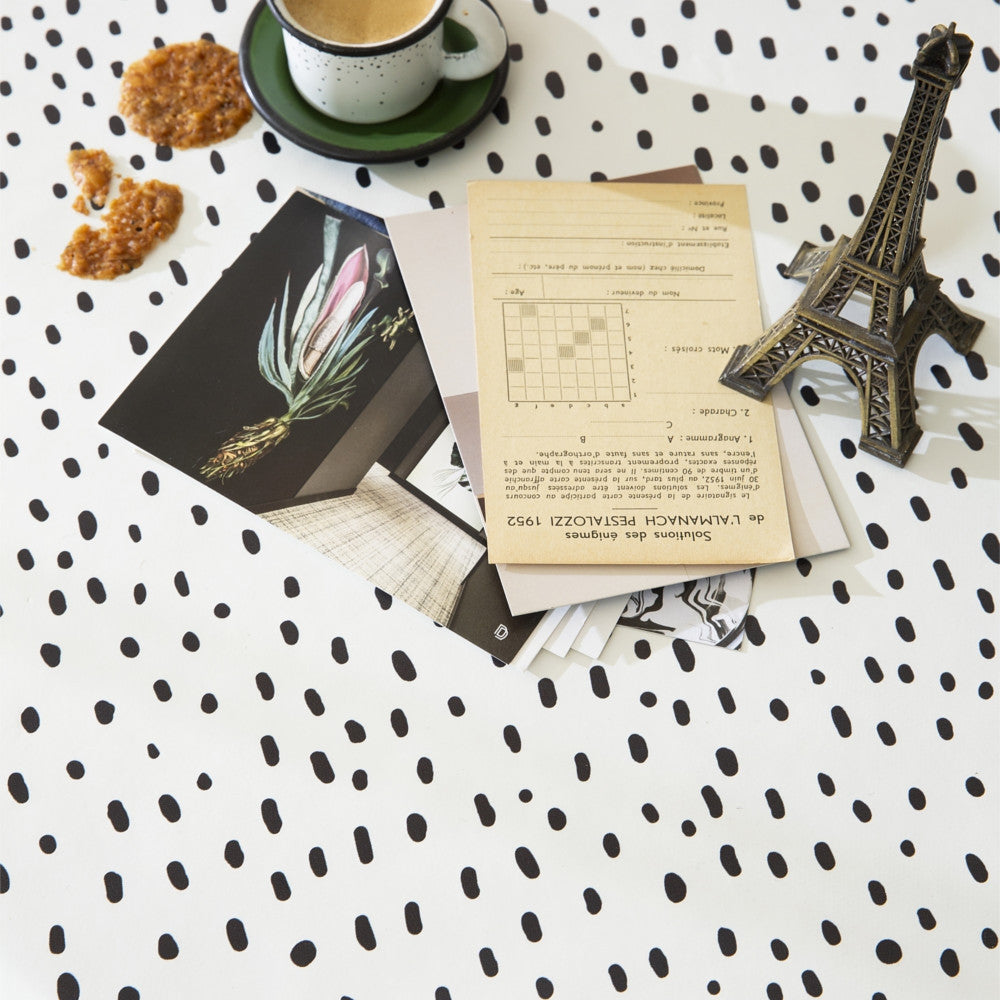 Lola voksduk, Spot On Black