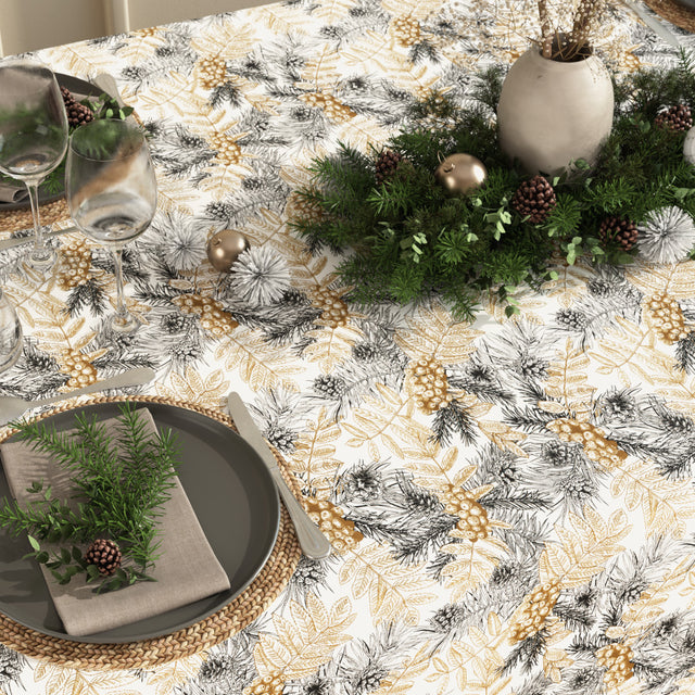 Nordisk Jul – Gull og Gran – Akrylduk med gran og gyldne detaljer, borddekking