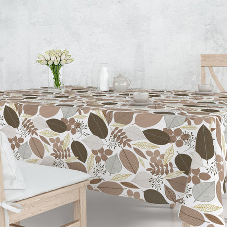 Nordisk Skog – voksduk med bladmotiv i beige og gyldne nyanser, miljø