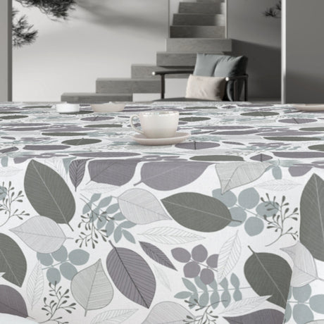 Nordisk Skog – voksduk med bladmotiv i grå nyanser, bord