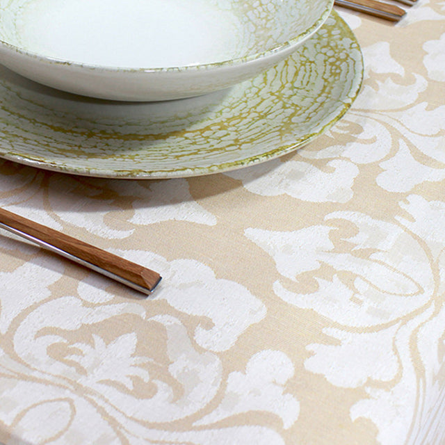 Raine Jacquard Vanilla - Akrylduk med elegant ornamentmønster