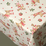 Nærbilde av Rudolf Julefest juleduk med Rudolf og kristtorn