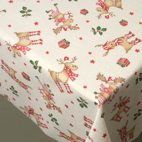 Nærbilde av Rudolf Julefest juleduk med Rudolf og kristtorn