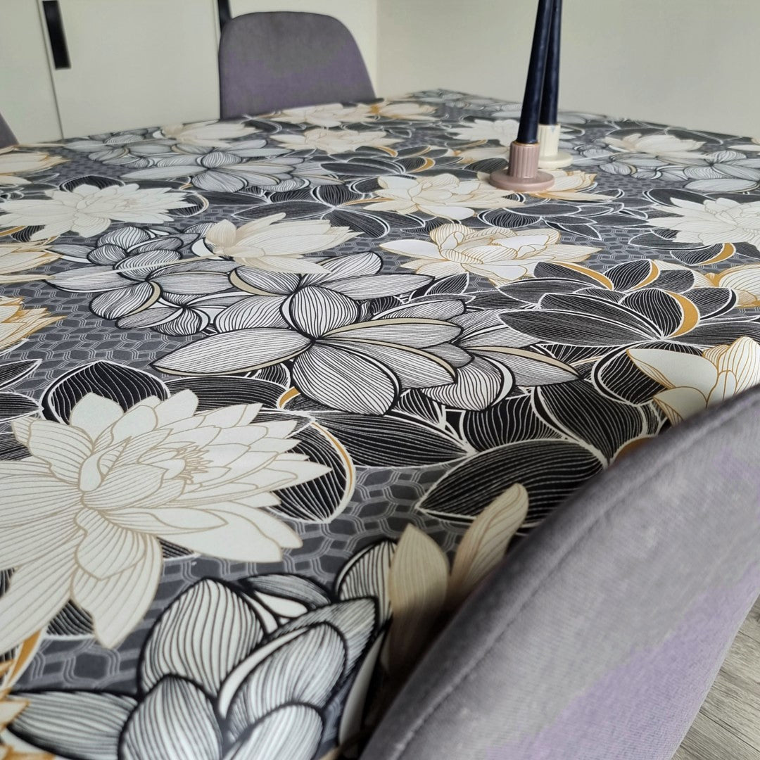 Lotus Sort - Akrylduk med flotte blader - 135 cm bred