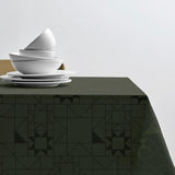 Södahl Star Damask juleduk Rød på bord med elegant oppdekking 140x320