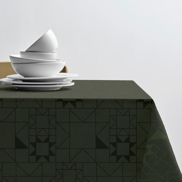 Södahl Star Damask juleduk Rød på bord med elegant oppdekking 140x320