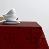 Södahl Star Damask Juleduk Rød på bord med elegant oppdekking 140 × 270