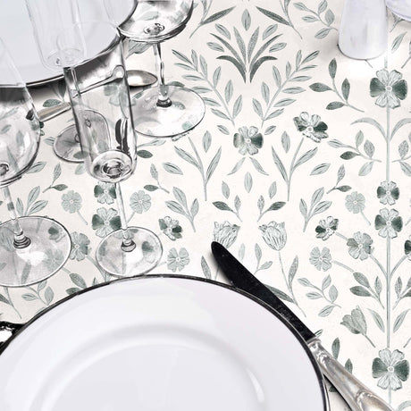 Borddekking med Sølvflor voksduk og sølvblomster