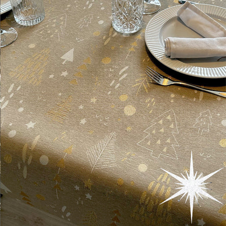 Spor i Granskogen Natur – Juleakrylduk med lurex-gulleffekt