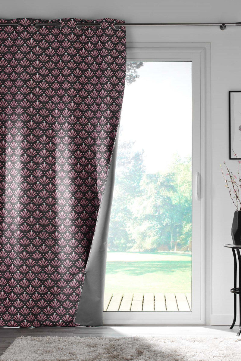 Surya Grå – 100 % mørkleggingsgardin 135 x 260 cm miljøbilde