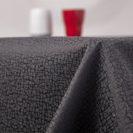 Jacquard Stone Black – Elegant akrylduk med jacquardvevd mønster