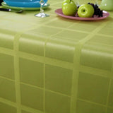 Lys rutet grønn tekstilduk, 140 cm bred