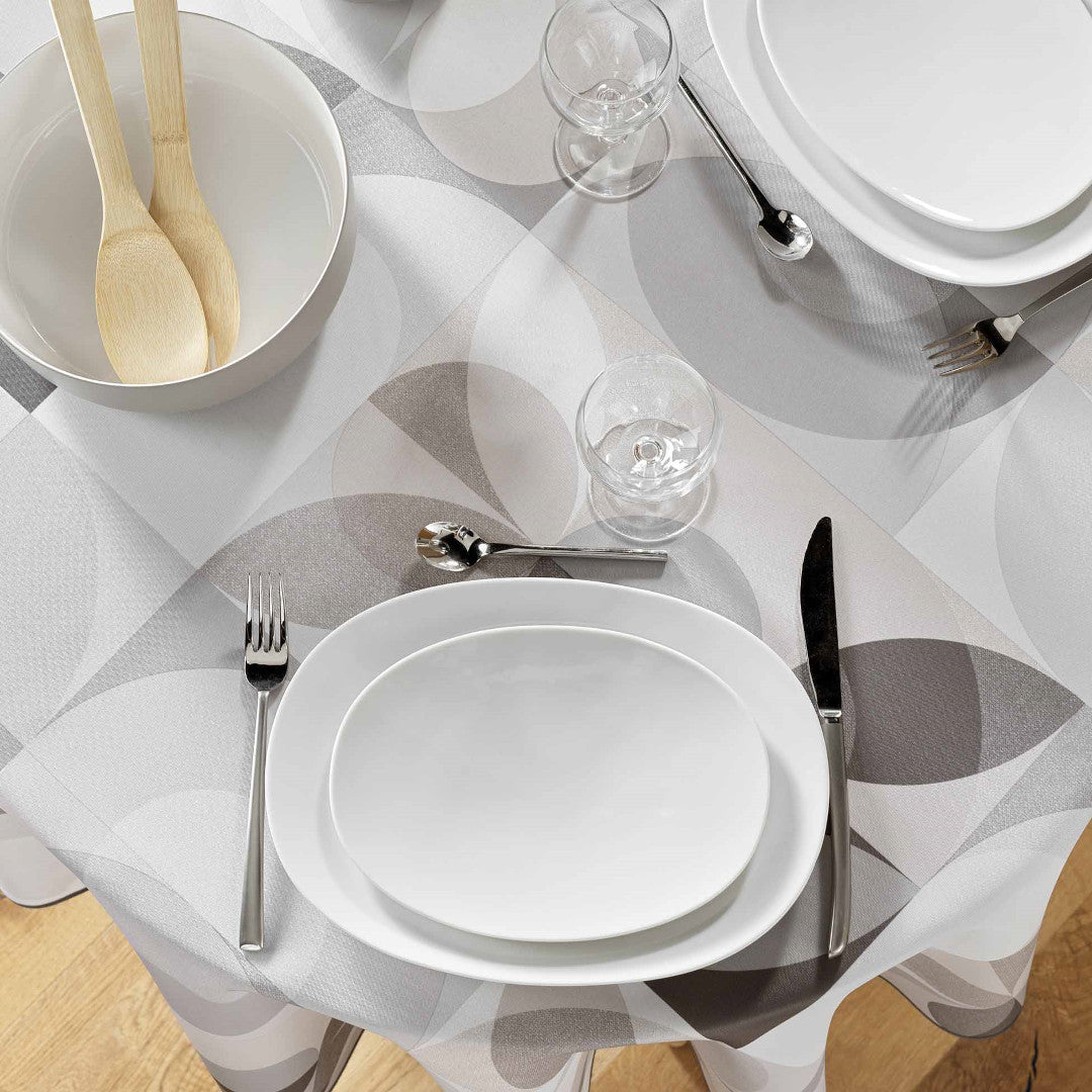 Tessouro Natural duk med borddekking, inkludert hvitt porselen og glass