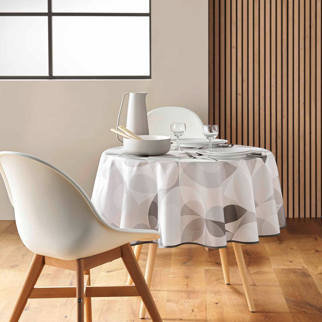 Tessouro Natural duk på spisebord med moderne dekorasjoner