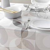 Tessouro Natural duk med borddekking inkludert porselen og bestikk