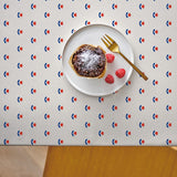 Tulip Royal Blue – Södahl akrylduk med tulipanmotiv i rødt og blått, sett ovenfra