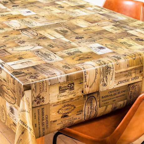 Chateaux du vin - Voksduk med vakre vinetiketter