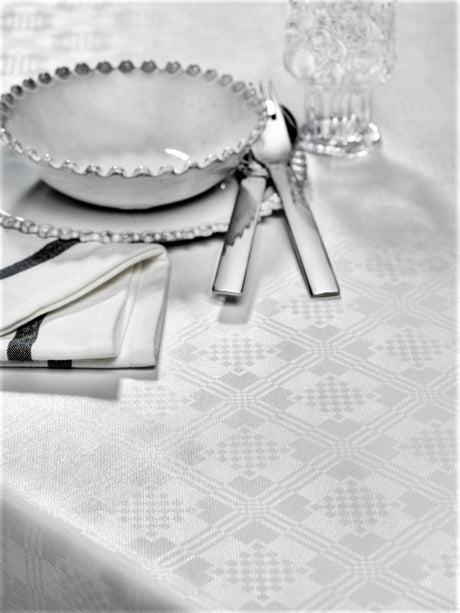 Damask Carre Classic hvit – damaskpreget voksduk